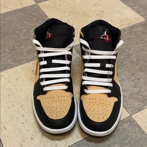 NIKE AIR JORDAN 1 MID SE MEN’S ‘TARTAN SWOOSH